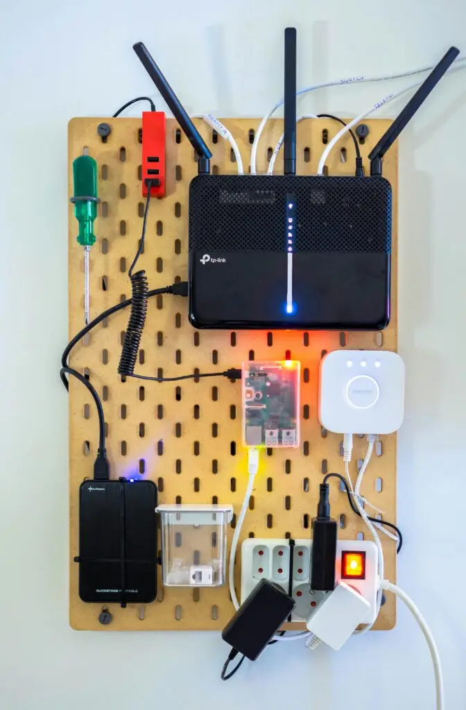 Wireless router and connected devices for network setup